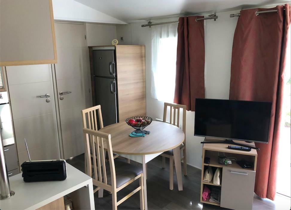 Mobil Home Proche Du Plan D'Eau D'Embrun Esterno foto